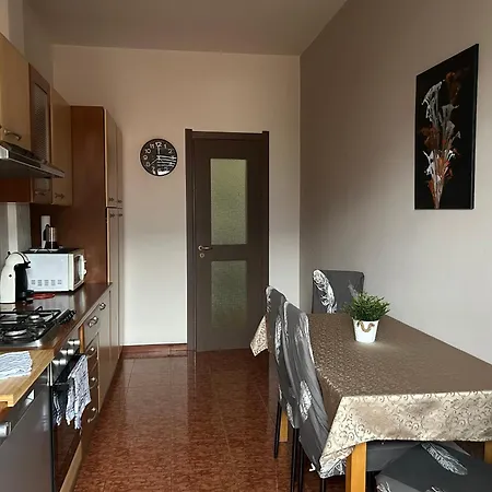 Garda Apartman *